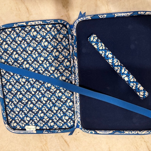 Vera Bradley BLUE LAGOON Hard Sided Laptop Portfolio Computer Case Messenger Bag - Picture 10 of 10